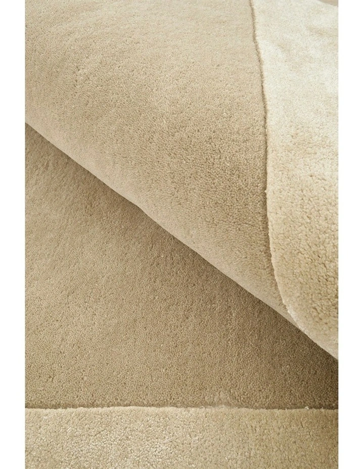 Hugo Runner Rug in Husk image 7