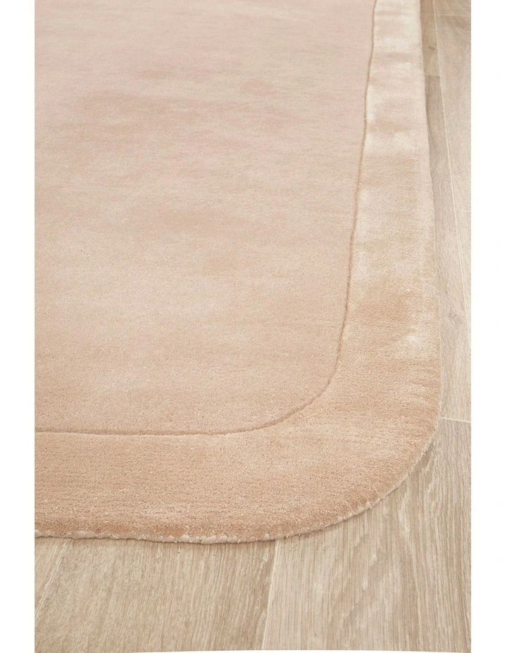 Hugo Rug in Nude image 3