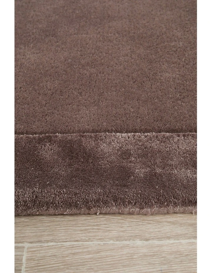 Hugo Rug in Grape image 4