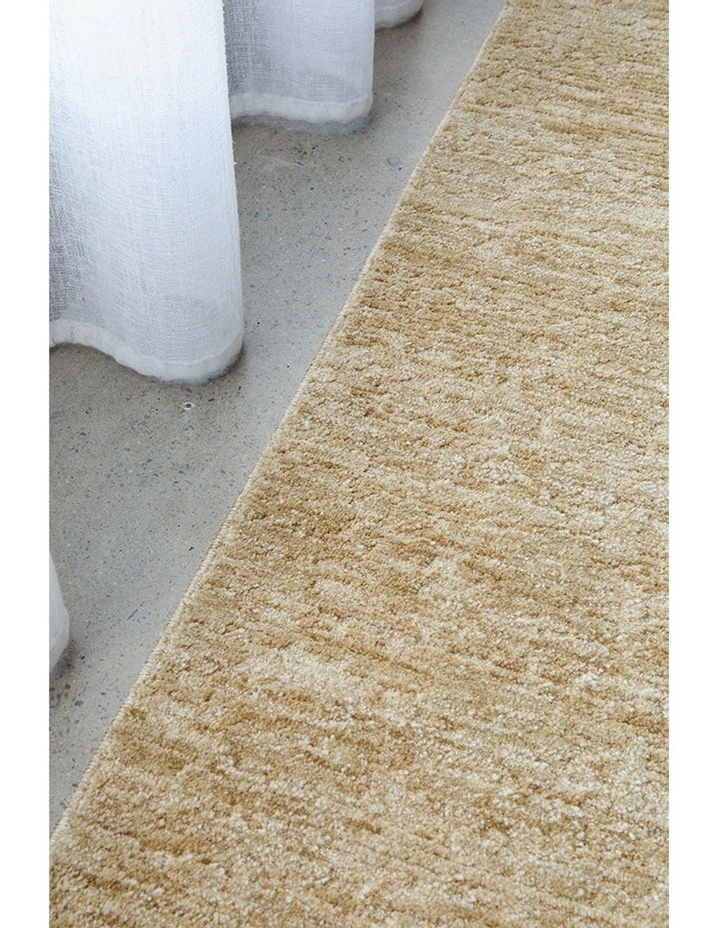 Steph And Gian Willow Wheat Runner Rug in Beige image 3