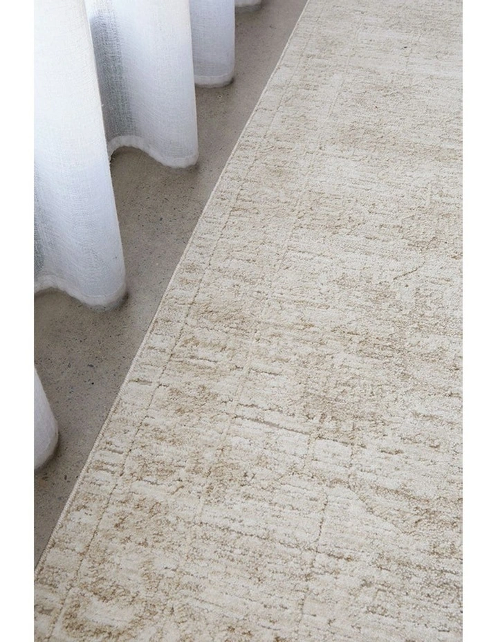 Steph And Gian Flora Husk Runner Rug in Cream image 3