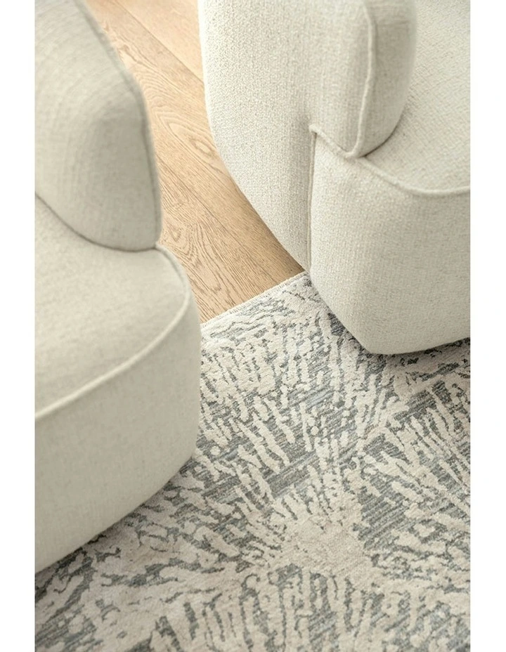 Plume Frost Rug in Multi image 4