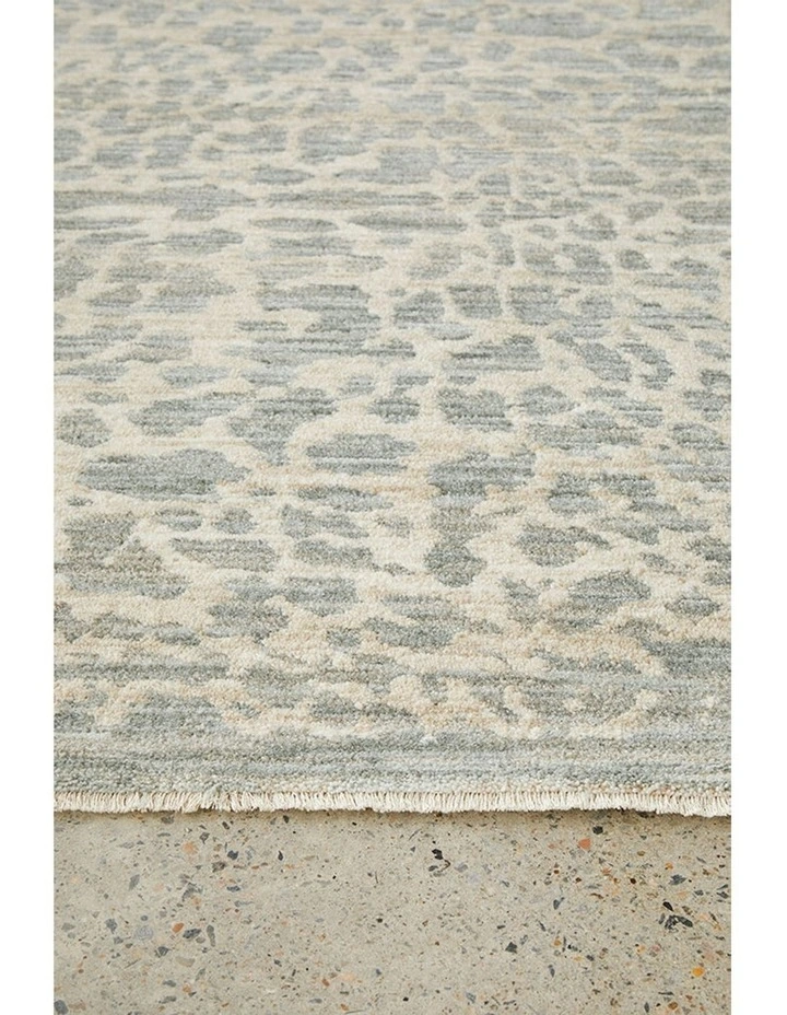 Rogue Runner Rug in Mist image 5