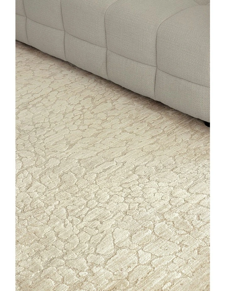 Rogue Linen Rug in Beige image 4