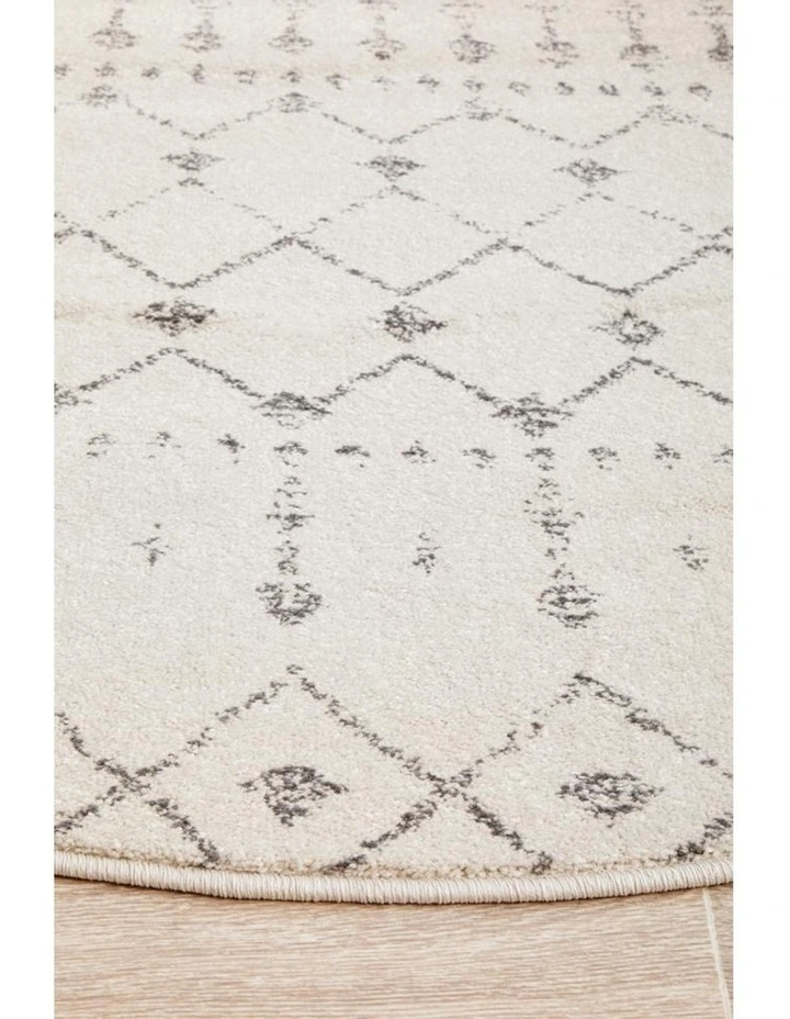 Chrome Elsa Silver Round Rug image 5