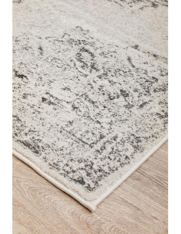 Chrome Rita Rug in Silver image 5