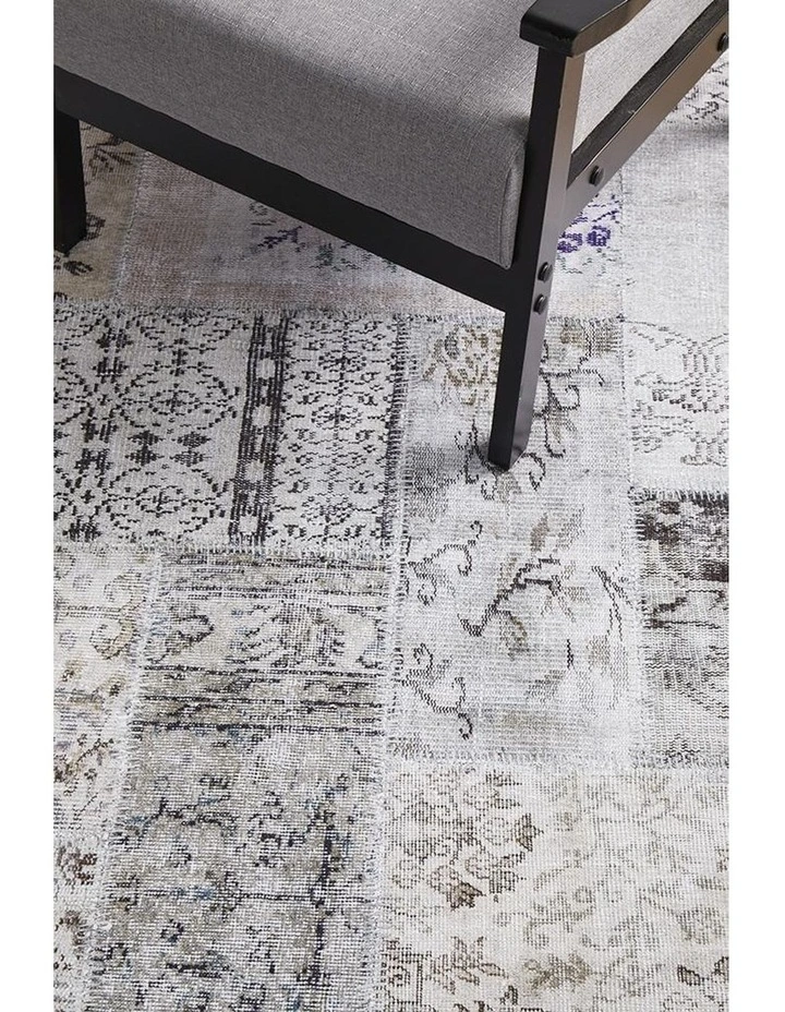Illusions 189 Rug In Stone image 5
