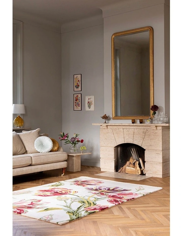 Gosford Cranberry 081300 Rug in Cream image 2