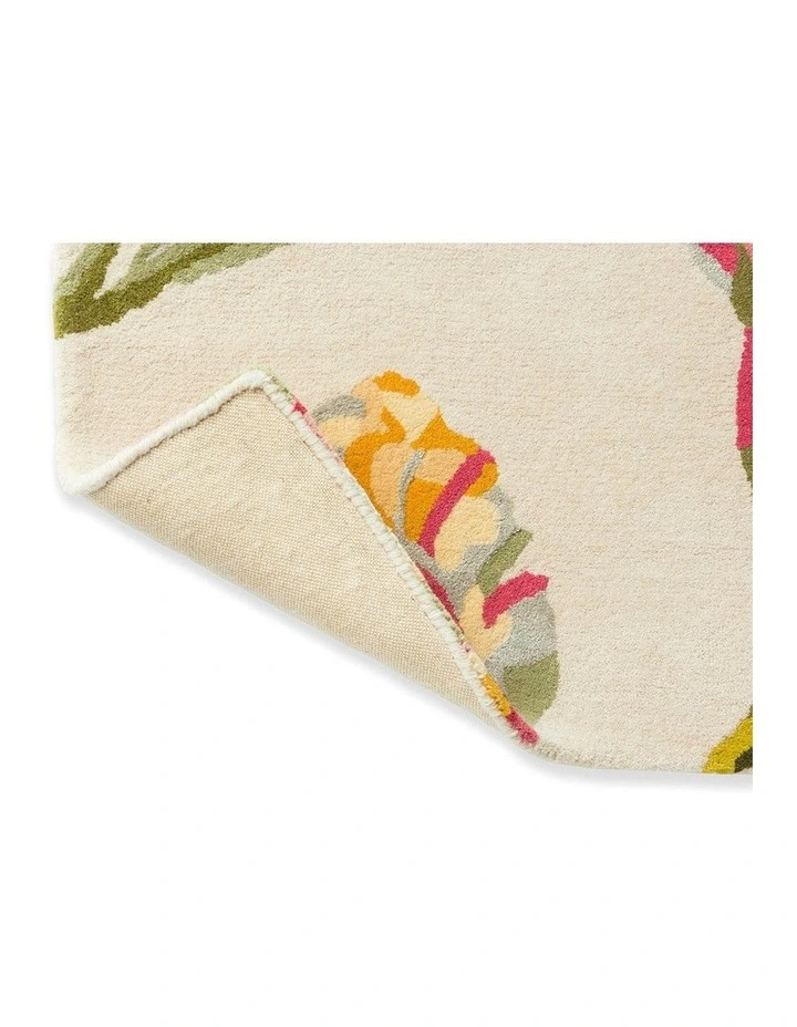 Gosford Cranberry 081300 Rug in Cream image 7