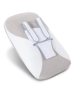 Newborn Comfort Cushion in White/Grey
