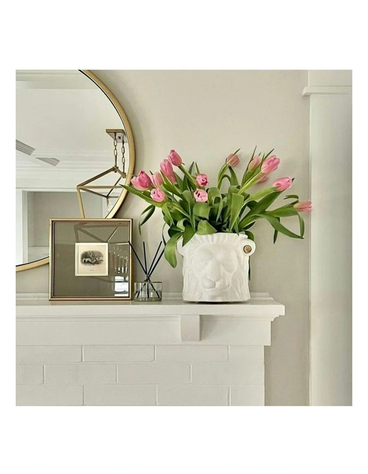Small Lion Plant Pot Centerpiece Tabletop Decor in White image 2