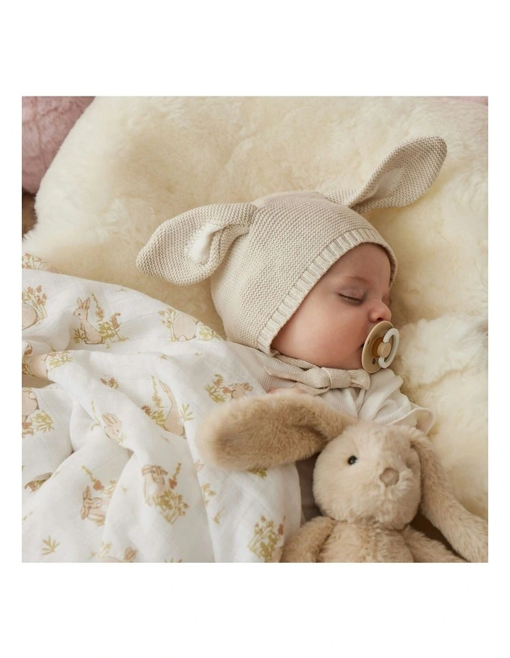 Some Bunny Loves You Muslin Wrap 120x120cm (0Years+) in White image 2