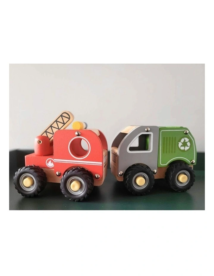 Calm & Breezy Fire Engine Children's/Kids Pretend Play Toy 18m image 4