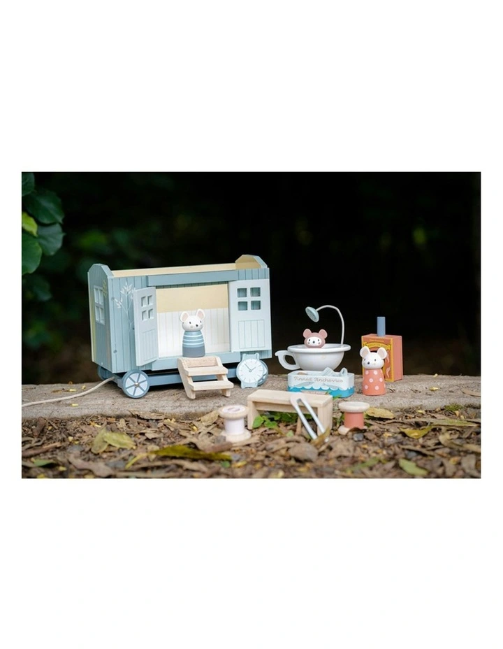 Secret Meadow Shepherd's Hut Wood Toy Set 27cm image 5