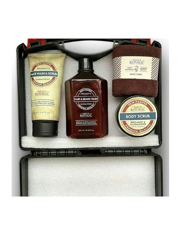 Grooming Set With Themed Tool Case image 3