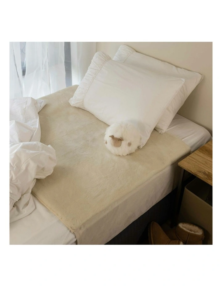 Woven Wool Mattress Topper with Wings in Cream image 1