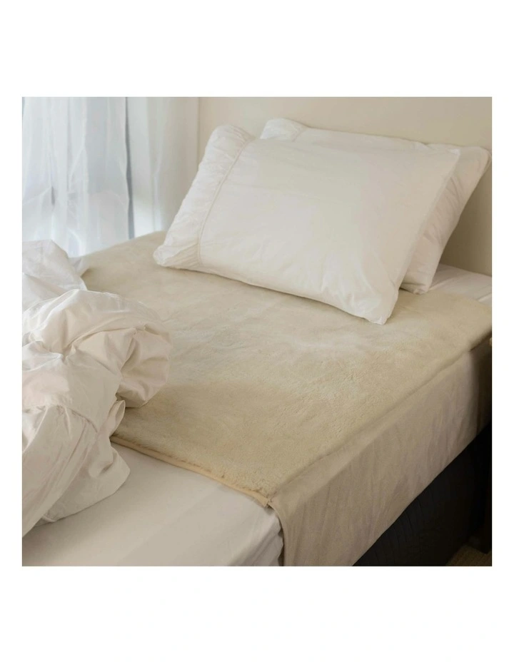 Woven Wool Mattress Topper with Wings in Cream image 4