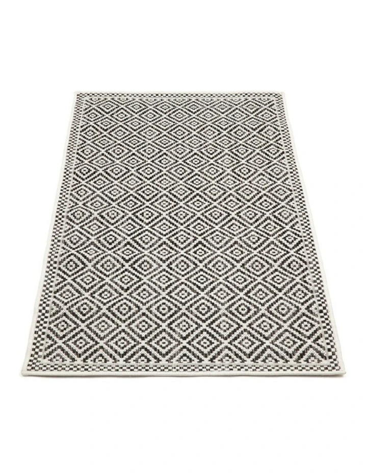 Moti Diamond Outdoor Rug in Multi image 3