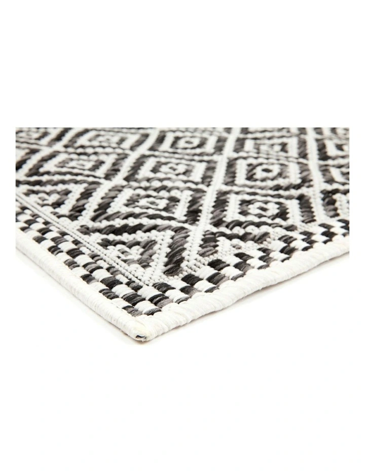 Moti Diamond Outdoor Rug in Multi image 5
