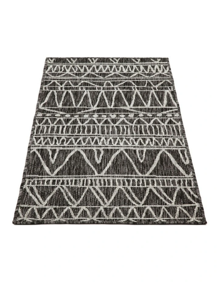 Perla Tribal Polypropylene Outdoor Rug in Black image 4