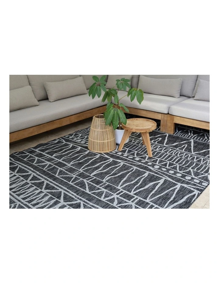 Perla Tribal Polypropylene Outdoor Rug in Black image 7