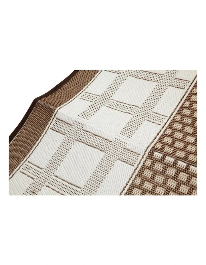 Europa Outdoor Rug in Chestnut Brown image 4
