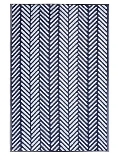 Fresno Chevron Recycled Plastic Rug in Navy