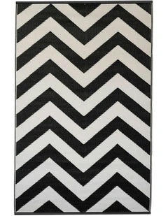 Laguna Recycled Plastic Rug in Black