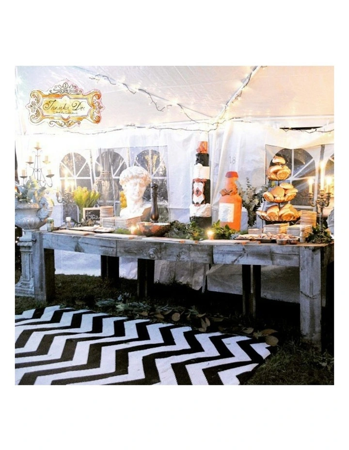 Laguna Recycled Plastic Rug in Black image 3