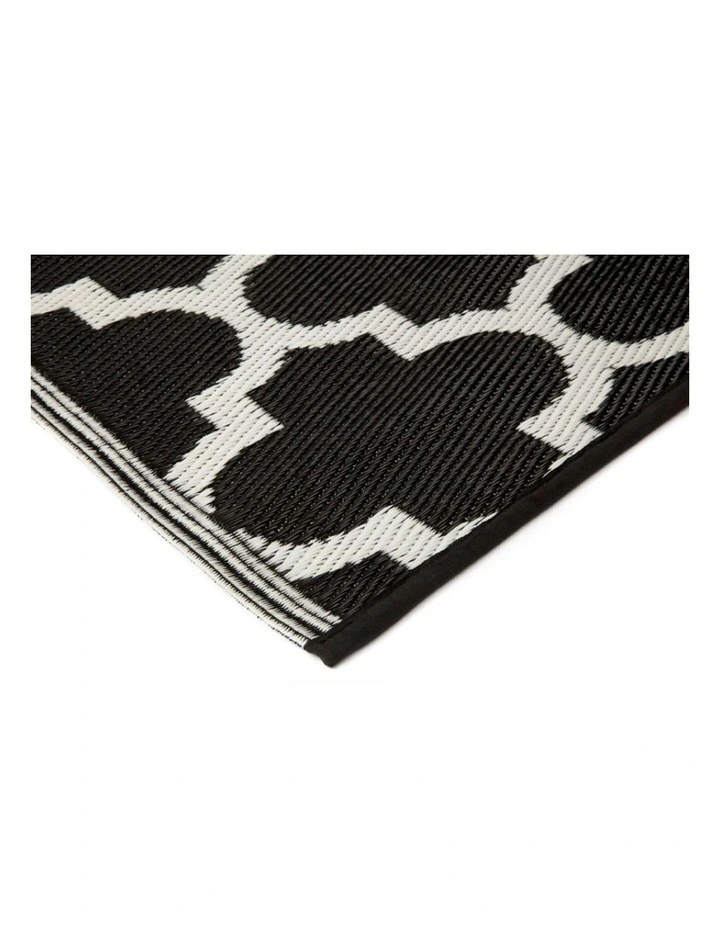 Tangier Recycled Plastic Rug in Black image 3