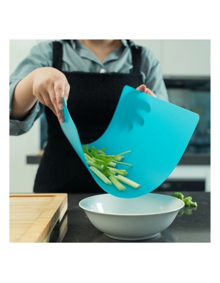 Bamboo Chopping Board Set of 5 in Multi image 6