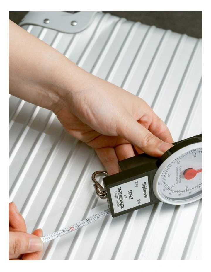 Analogue Luggage Scale with Measuring Tape in White image 4