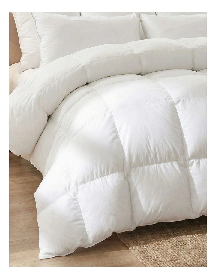 700gsm Goose Down Feather Duvet in King Size image 6