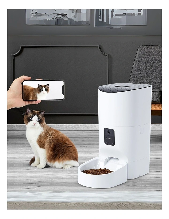 Auto Pet Feeder 9L in White image 2