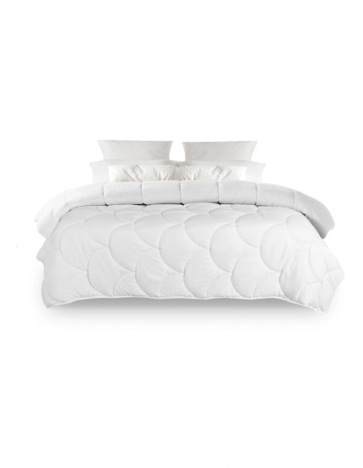 Microfibre Soybean Fibre Duvet King Quilt in White image 1