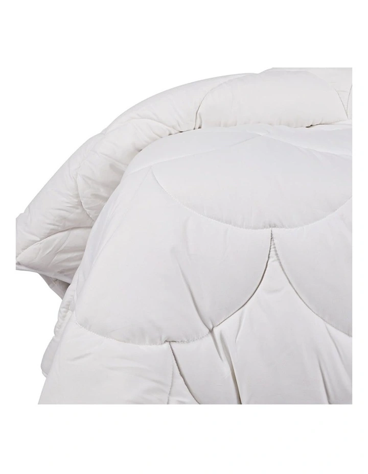 Microfibre Soybean Fibre Duvet King Quilt in White image 4