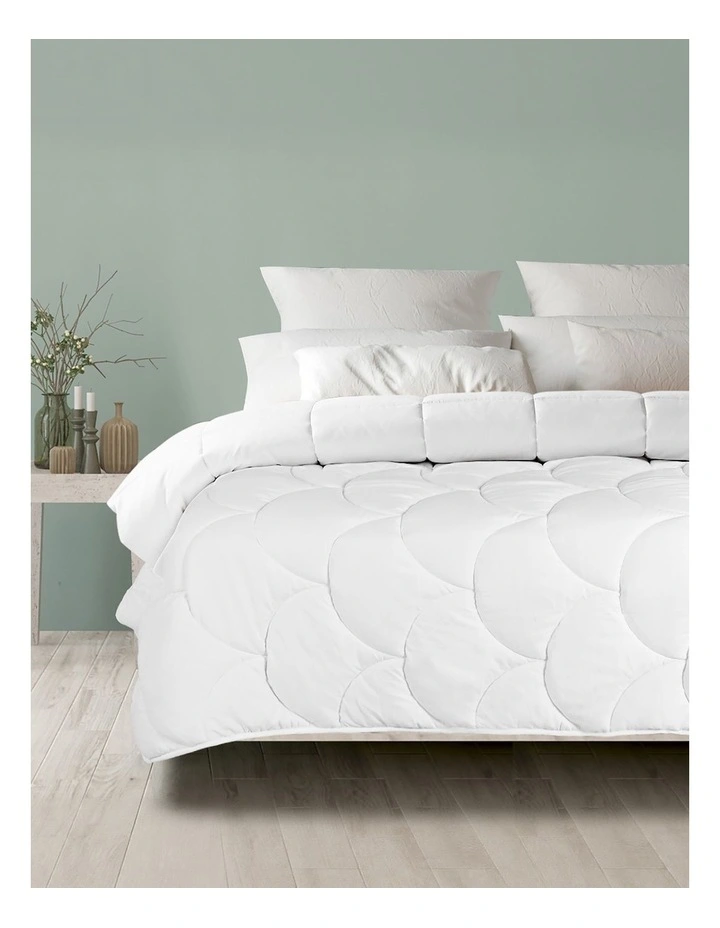 400GSM Soybean Fiber Quilt King in White image 1