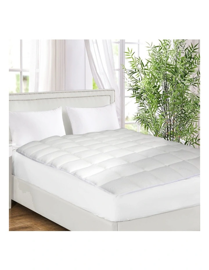 Double Bamboo Mattress Protector in White image 7