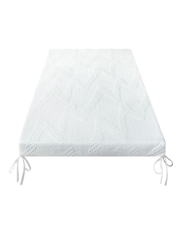Gel Memory Foam Mattress Topper in White image 2