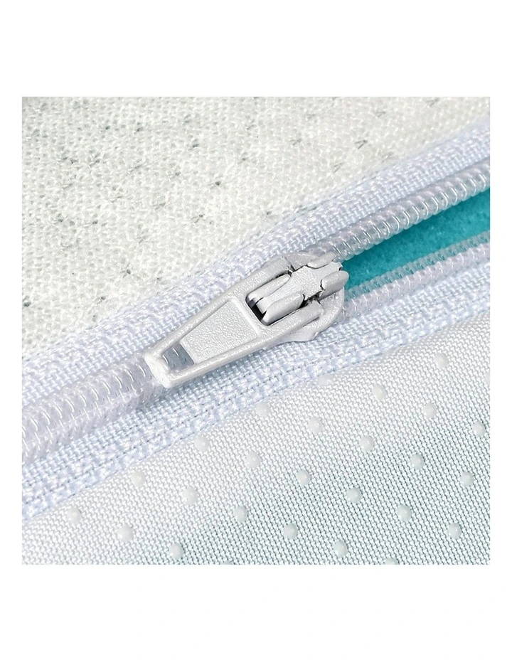 Gel Memory Foam Mattress Topper in White image 4