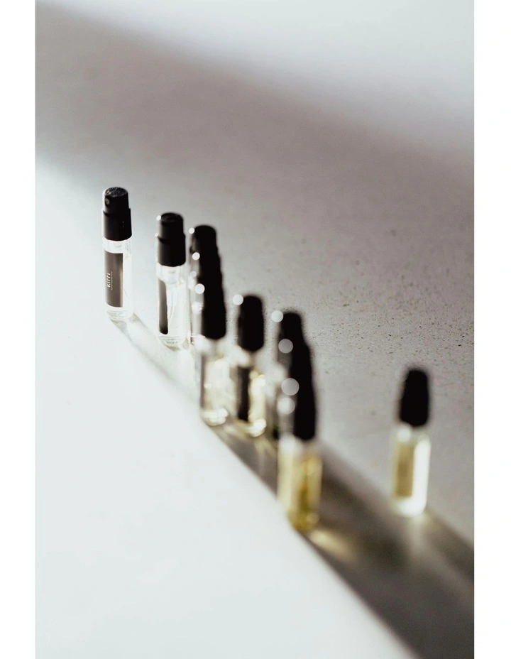 Santal 66 Oil Spray Sample 2ml image 3