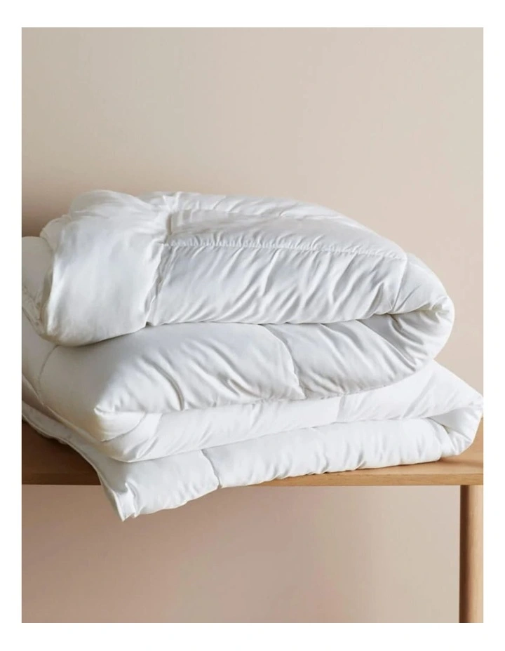 Down Alternative Quilt in White image 1