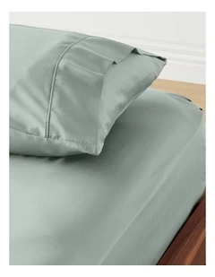 Signature Sateen Fitted Sheet in Sage