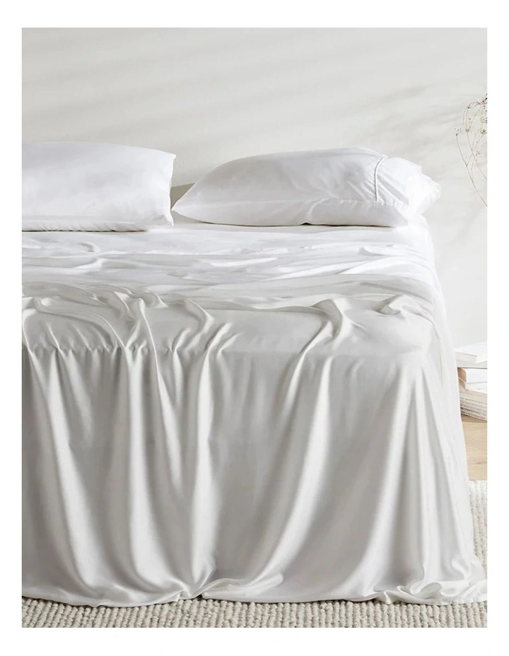 Signature Sateen Flat Sheet in White image 1