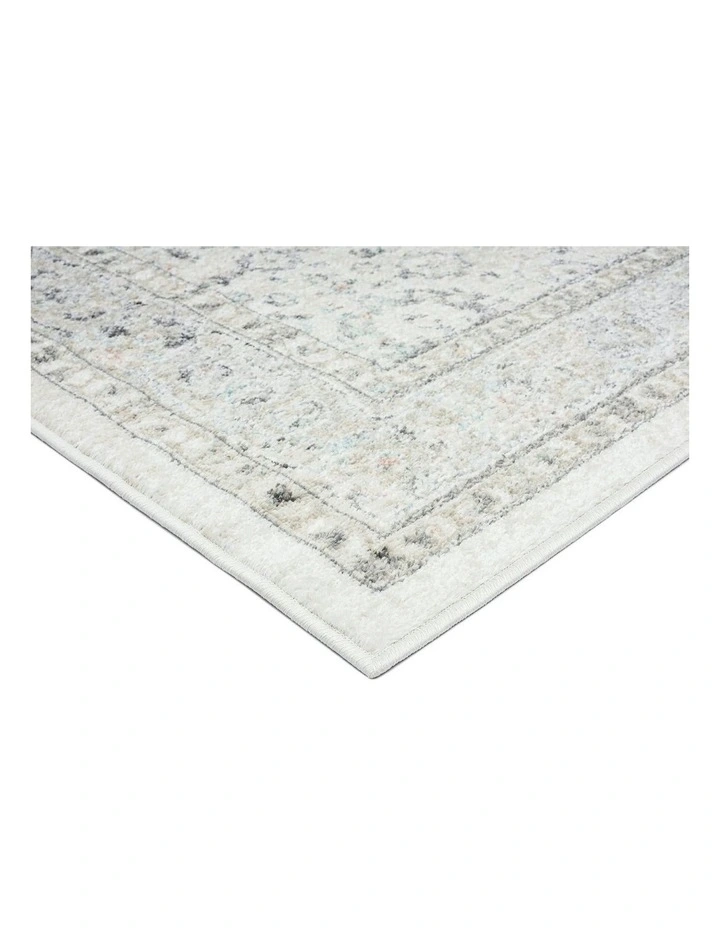 Anine Traditional Floral Runner Rug in Cream image 5