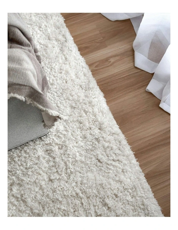 Athena Handmade Shag Rug in Ivory image 4