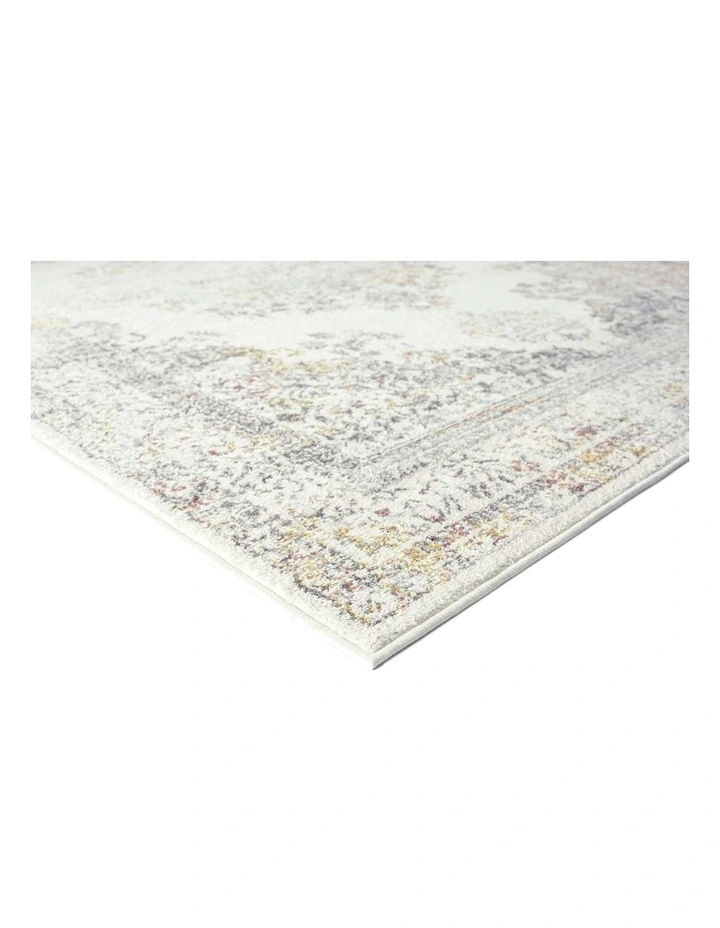 Aysha Traditional Medallion Rug in Cream image 4