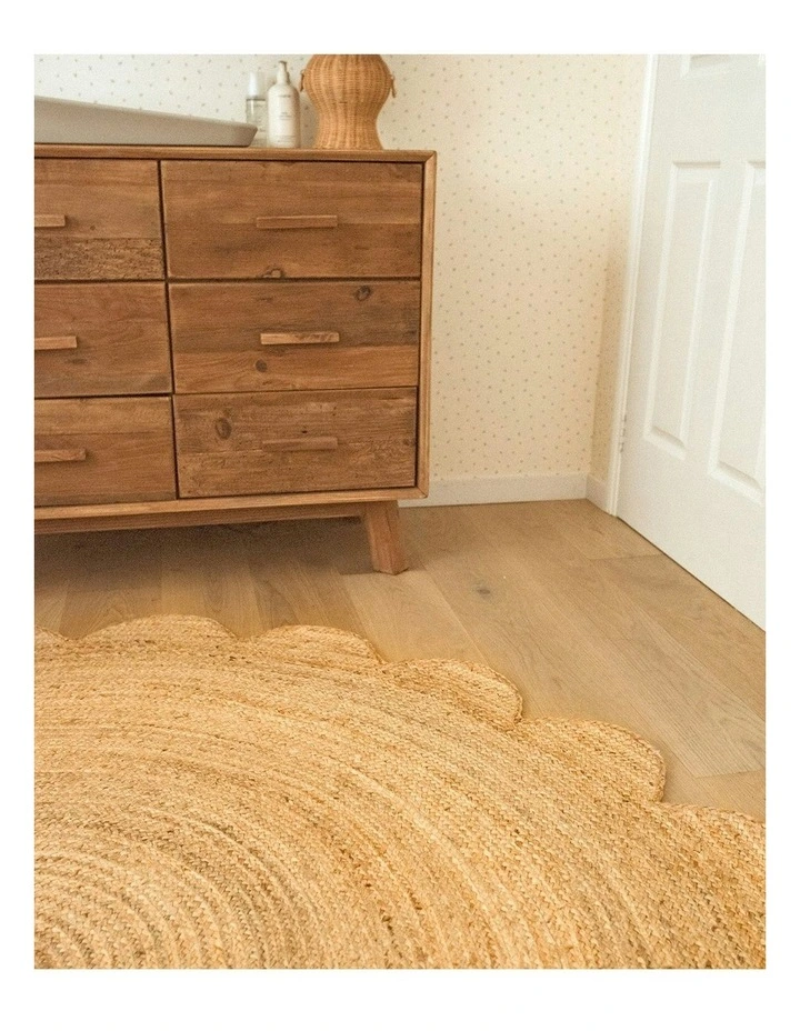 Celeste Scalloped Jute Round Rug in Natural Brown image 3