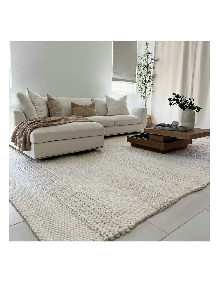 Fleur Braided and Looped Rug in Ivory image 4