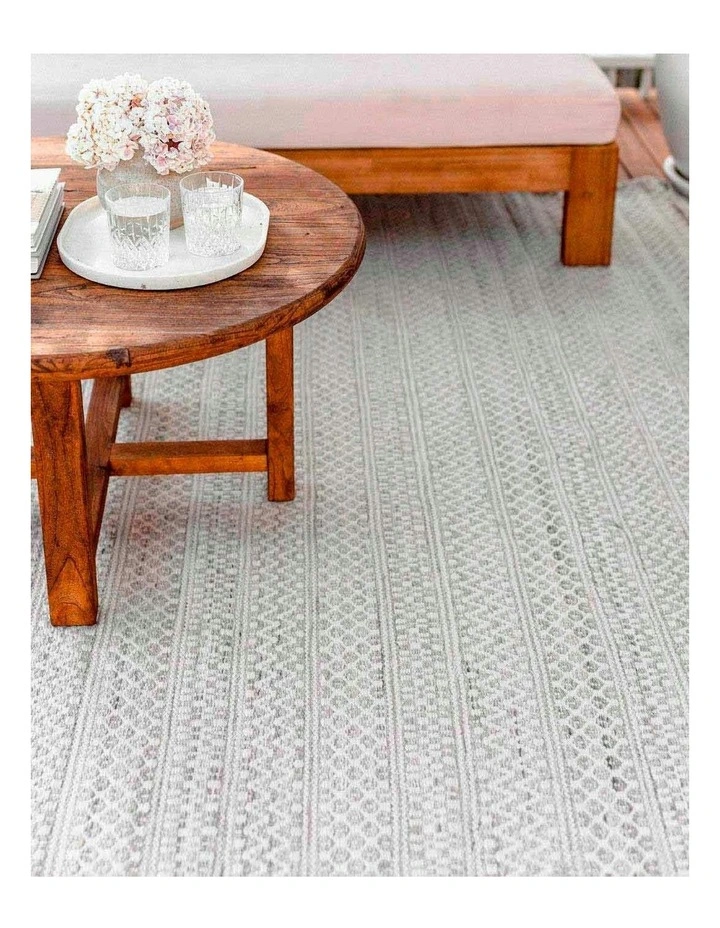 Hazel Indoor Outdoor Pet Rug in Cream/Grey image 2